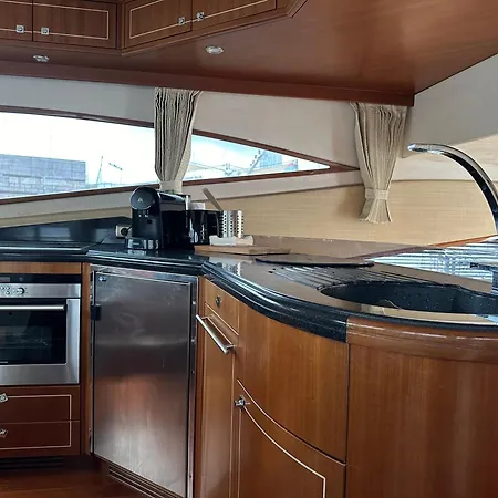 Yacht Pegasus Ii Botel *